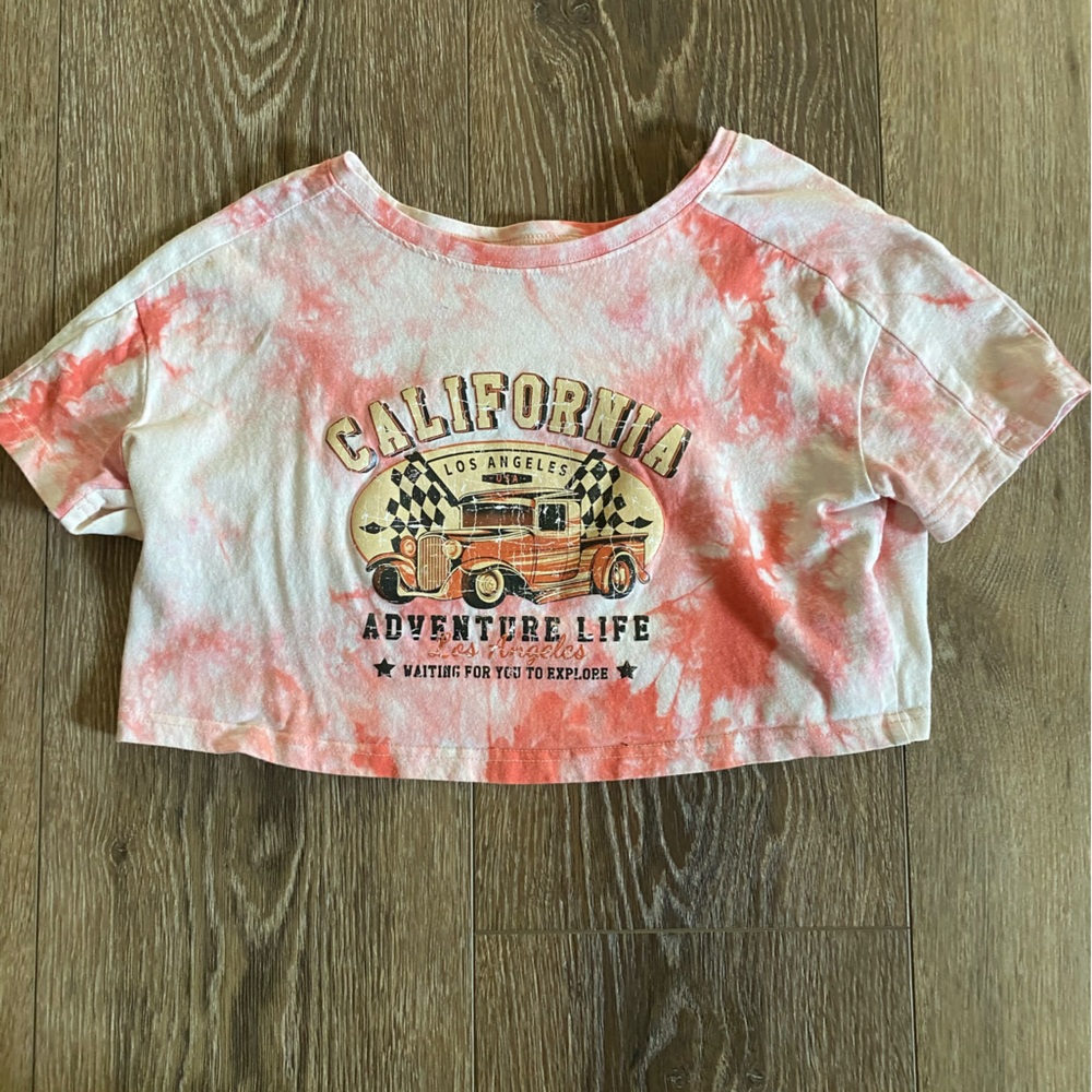 SHIEN. Pink and white tye dye crop tee